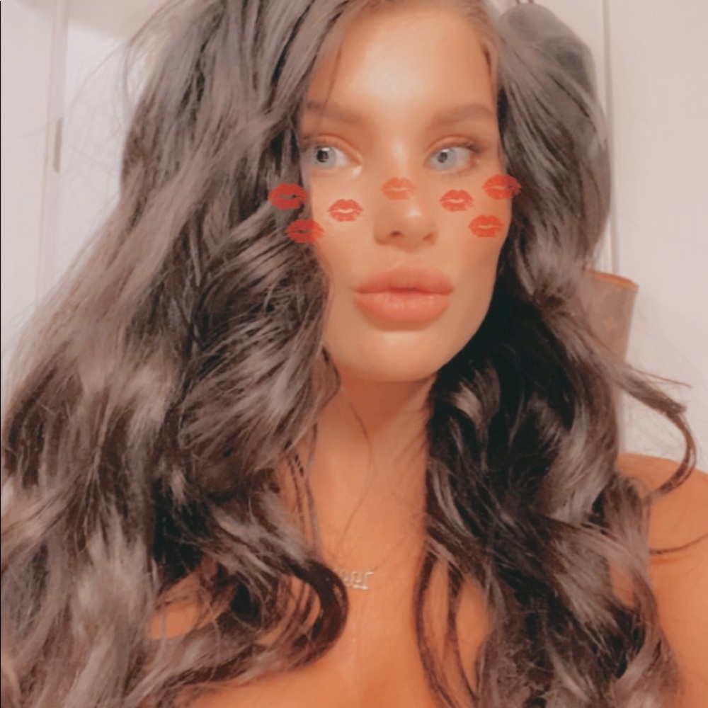 Meet your Posher, Maeve